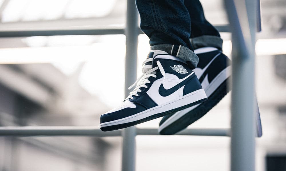 Air jordan 1 mid navy on sale