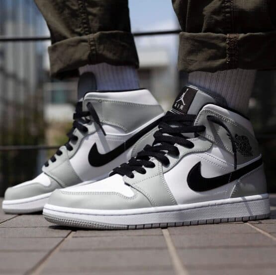 Air jordan 1 mid smoke grey best sale